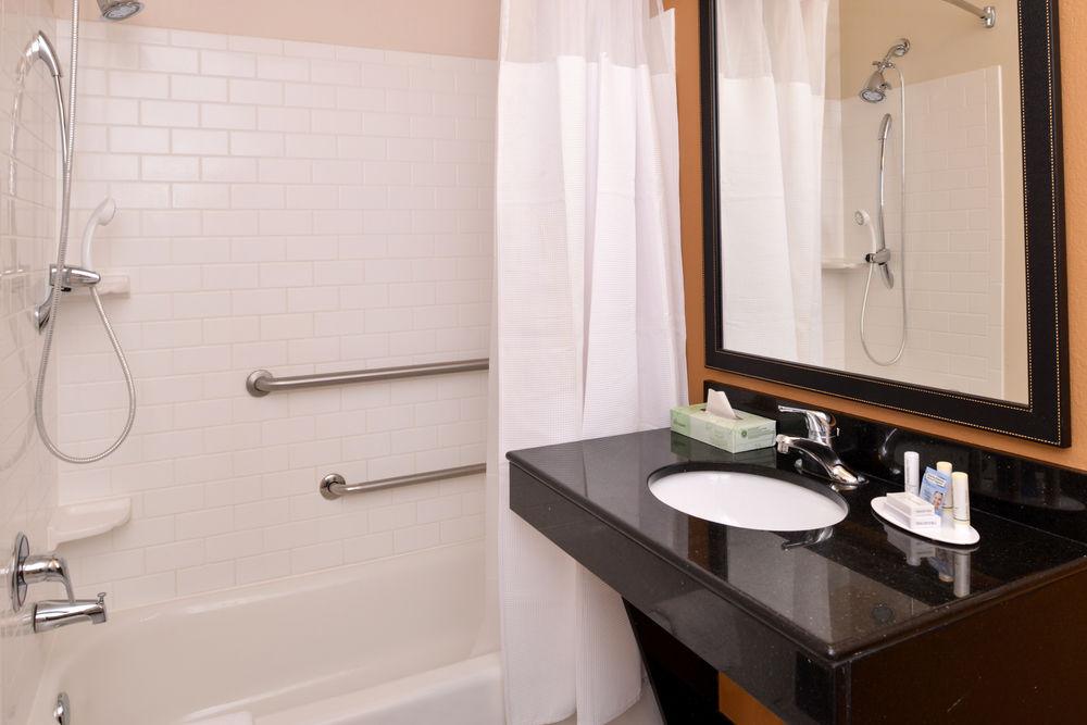 Hotel Fairfield And By Marriott Fort Wayne